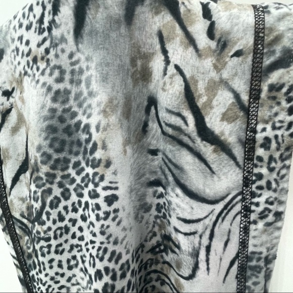 Sno Skins Cheetah Print Full Zip with Hood Size Medium - Picture 5 of 6